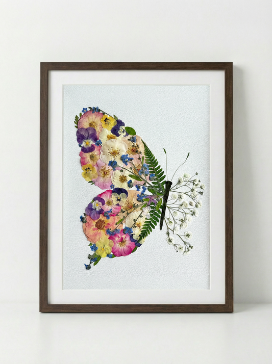 Papillon à ailes de pétales